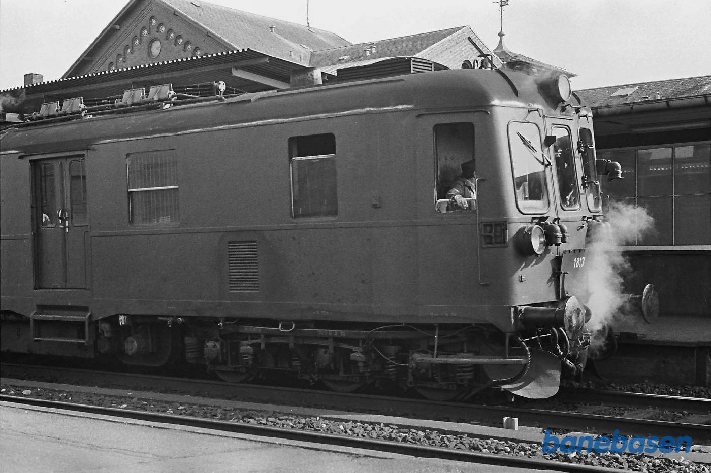 Mo 1813 på stationen Mo 1813 på stationen