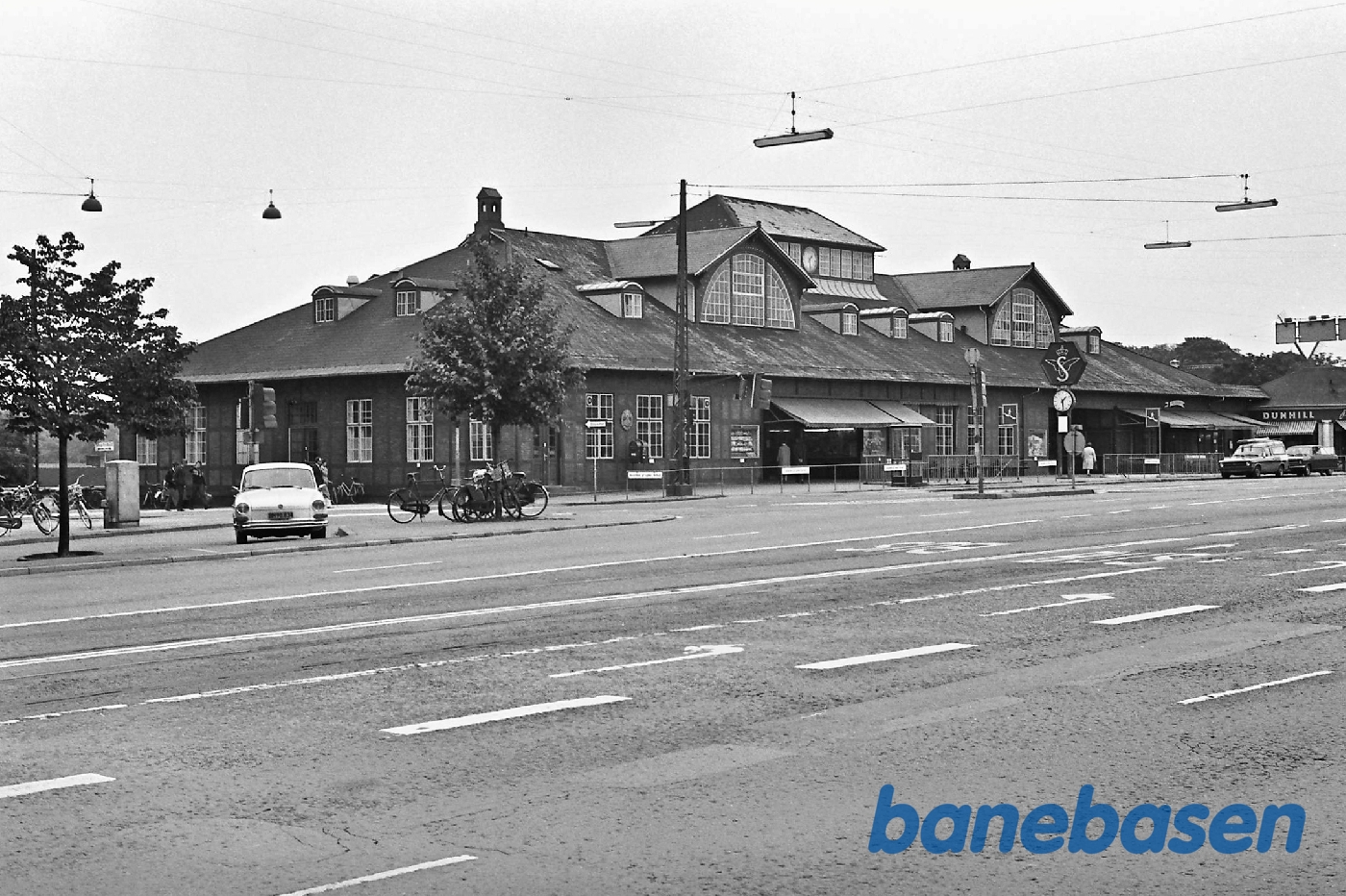 Stationen fra gaden Stationen fra gaden