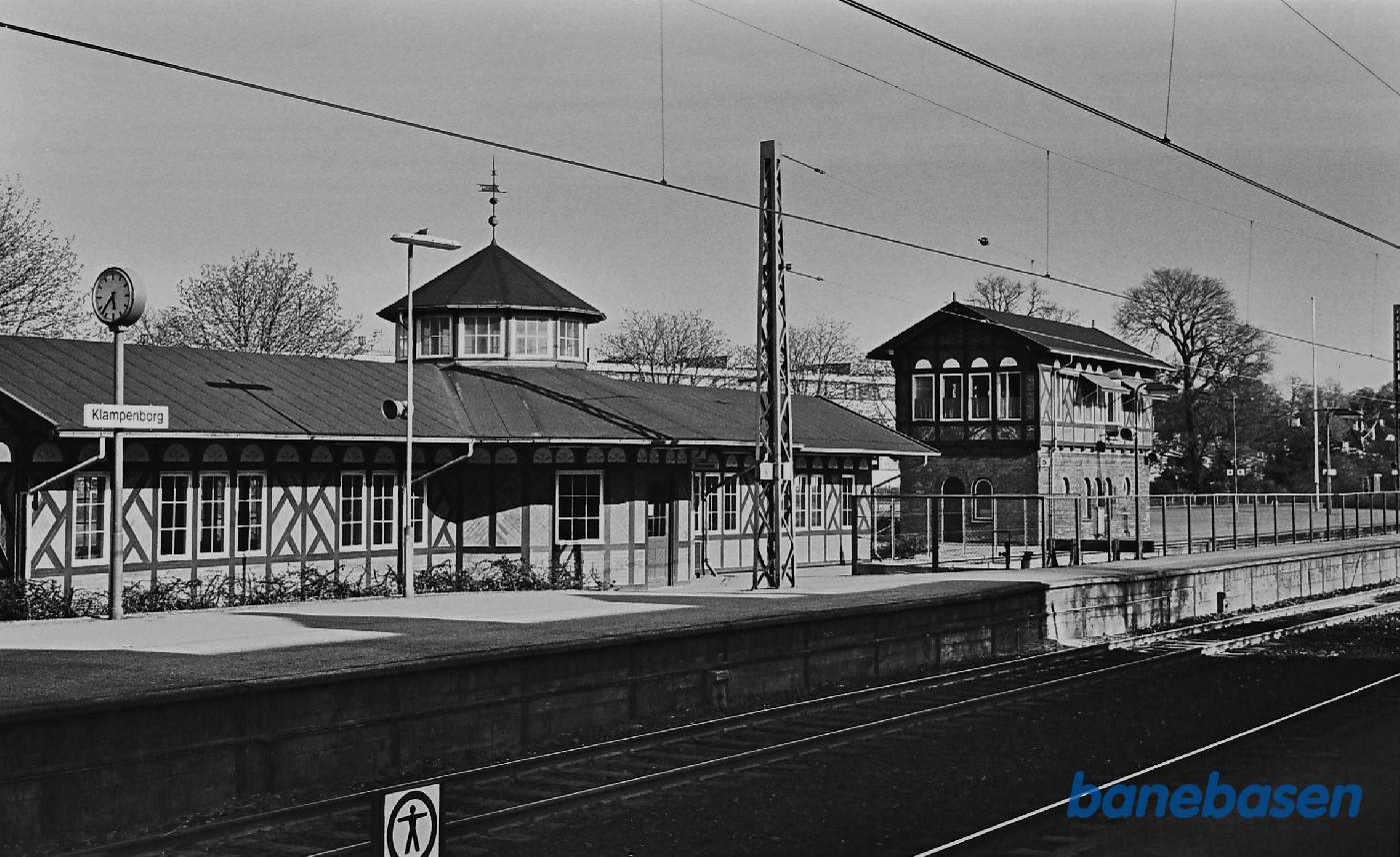 Bygning over trappe til gangtunnel og kommandoposten