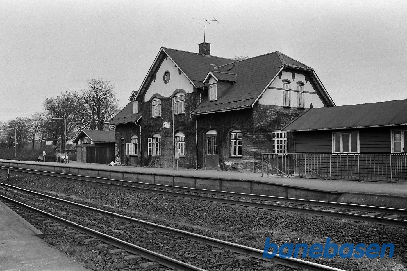 Stationen fra perron Stationen fra perron