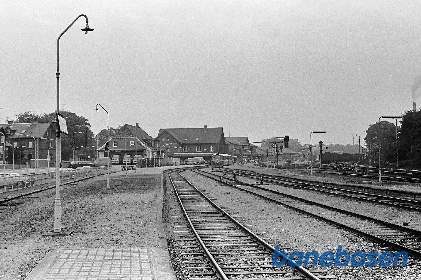 Indkørslen til stationen Indkørslen til stationen