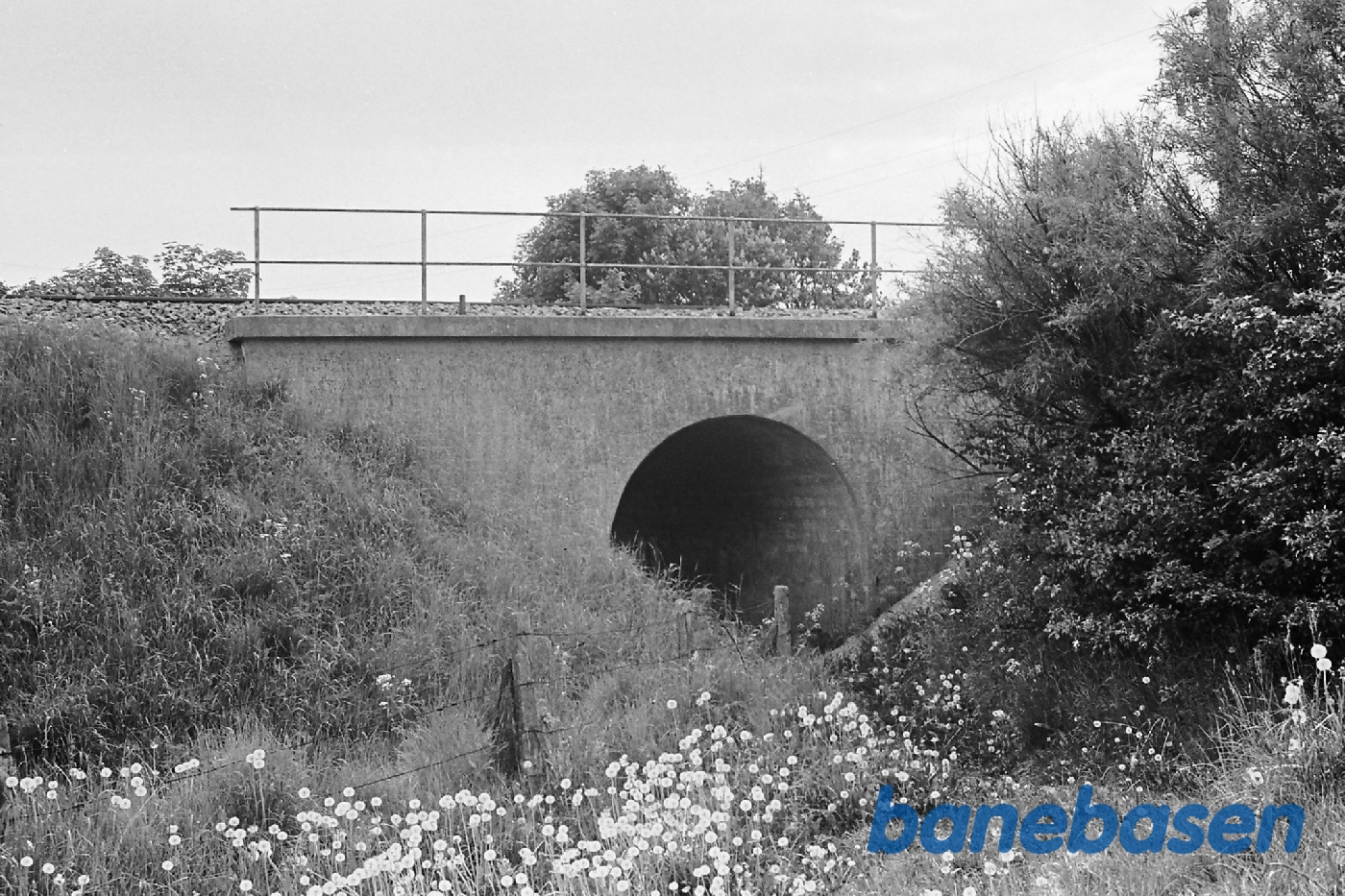 Bro over gangsti fra øst Bro over gangsti fra øst