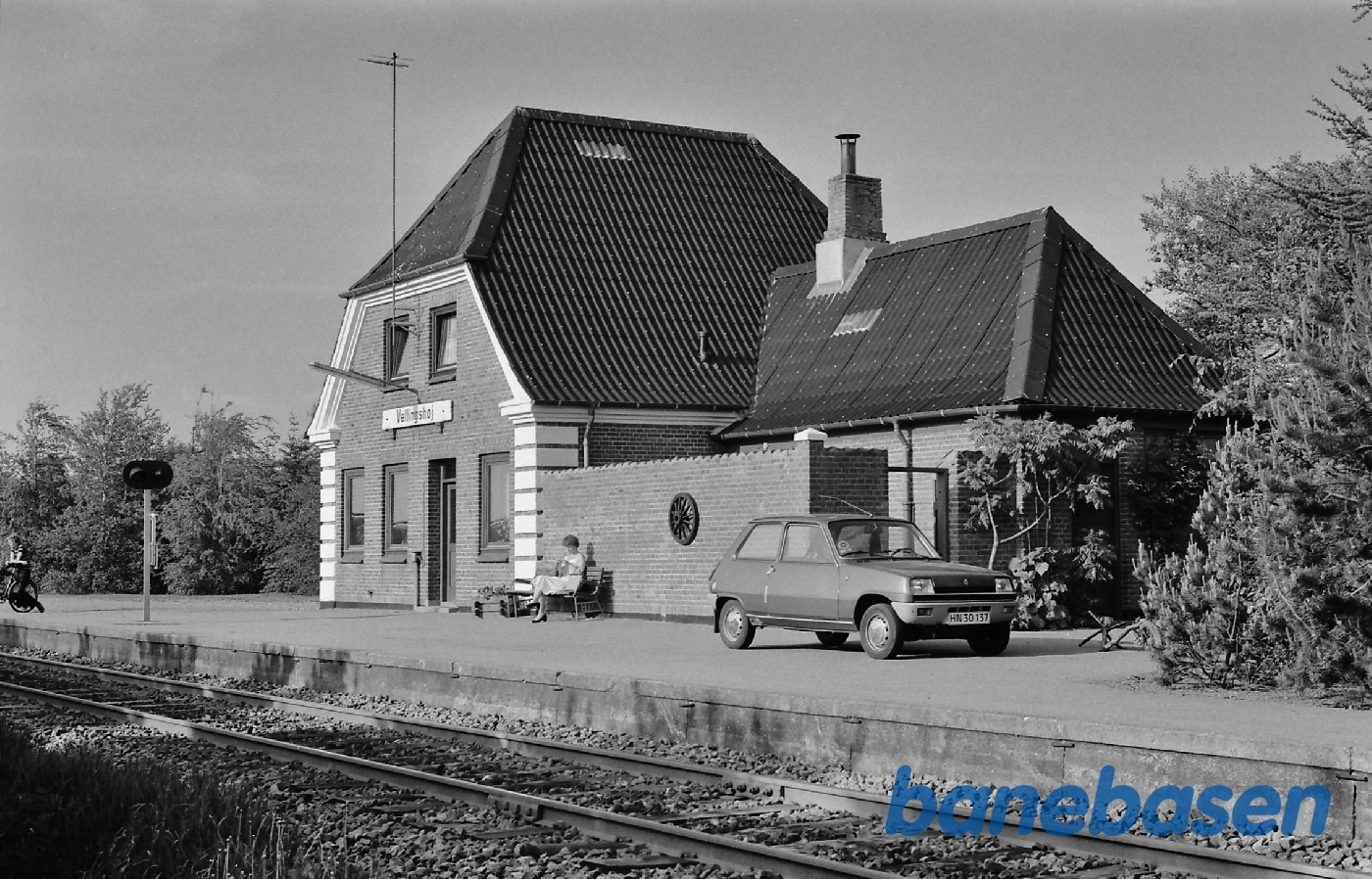 Stationen fra perron Stationen fra perron