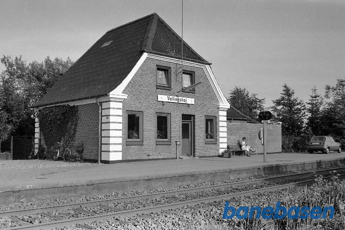 Stationen fra perron Stationen fra perron