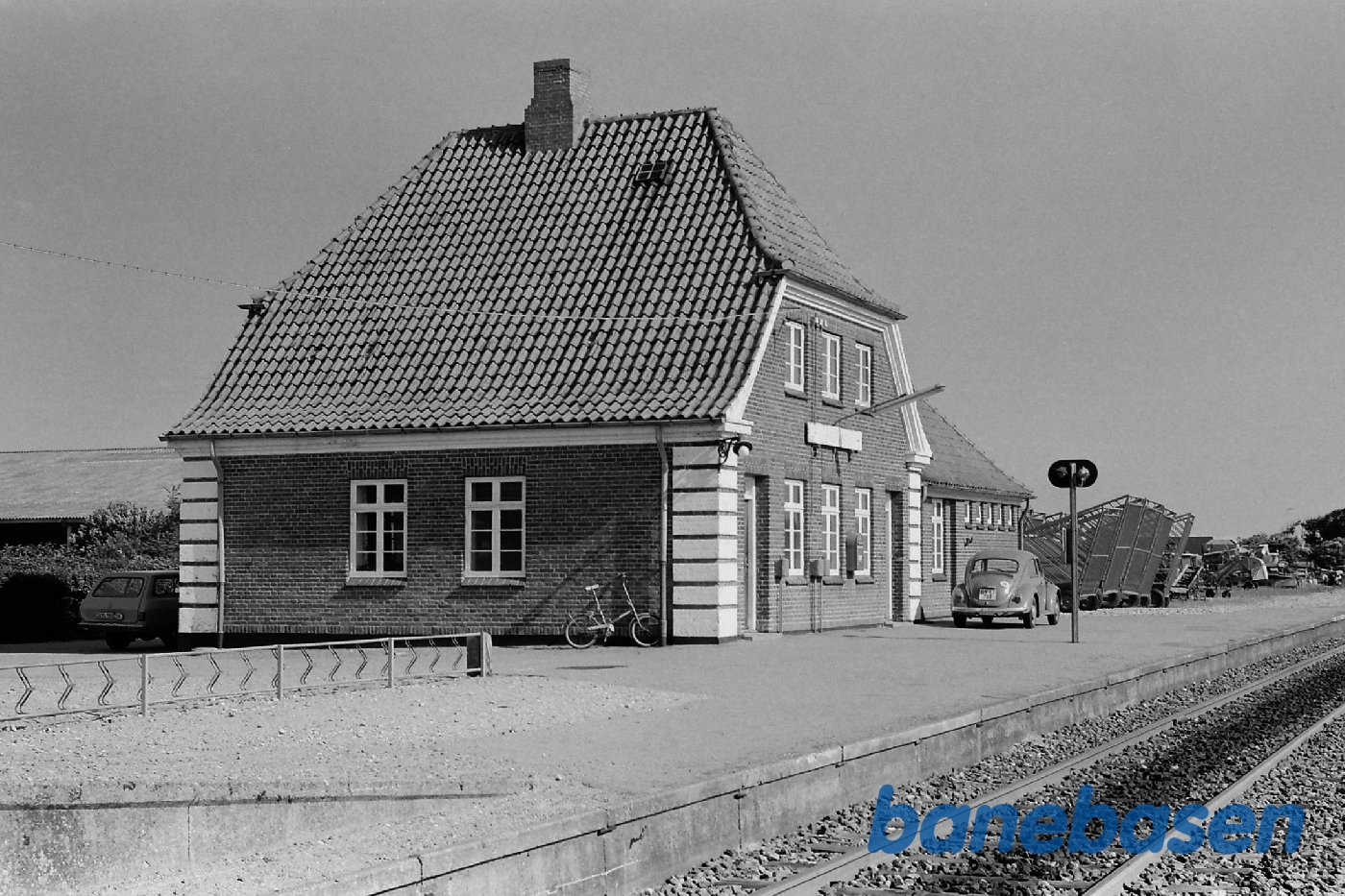 Stationen fra perron Stationen fra perron