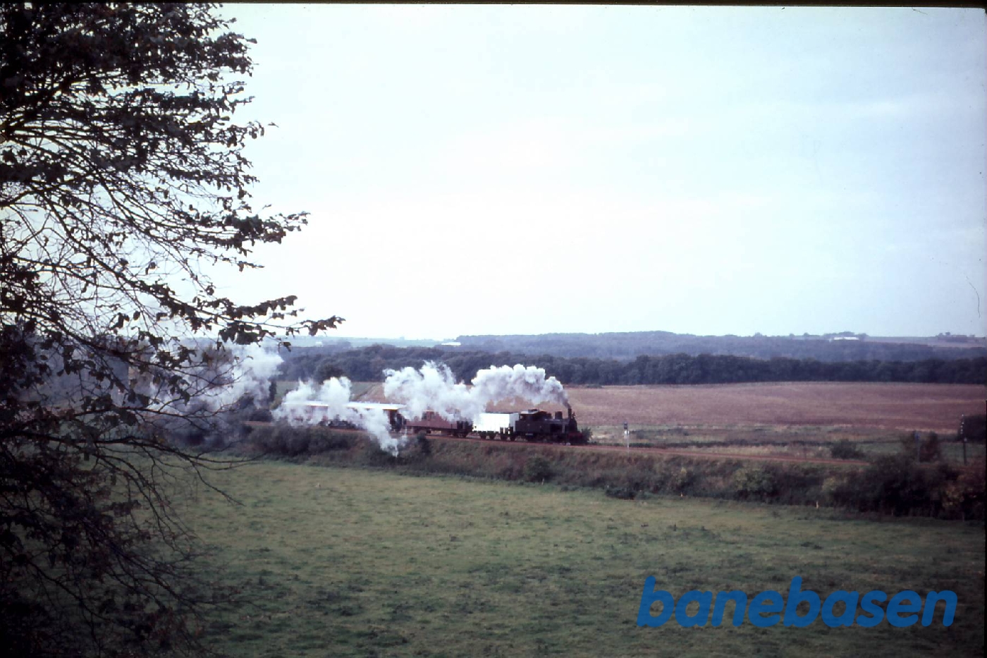 HOJ L 406 med særtog for DMJK på vej fra Horsens mod Silkeborg HOJ L 406 med særtog for DMJK på vej fra Horsens mod Silkeborg