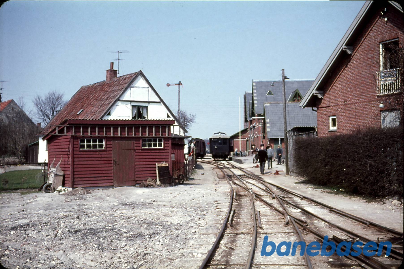 Fakse Ladeplads station set fra havnen Fakse Ladeplads station set fra havnen