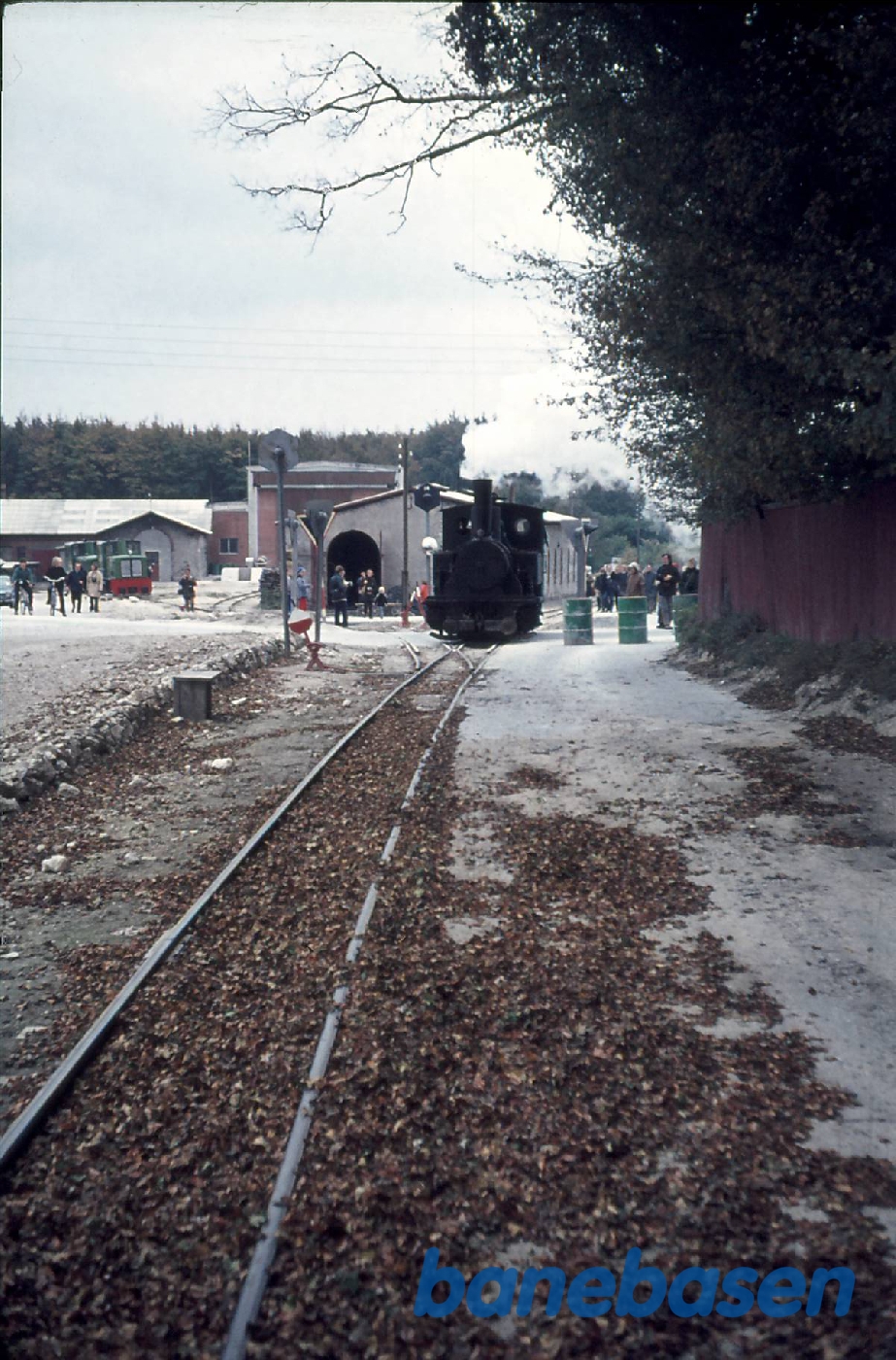 Smalspor. Faxe kalk FJ IV på vej ned i kalkgruben Smalspor. Faxe kalk FJ IV på vej ned i kalkgruben