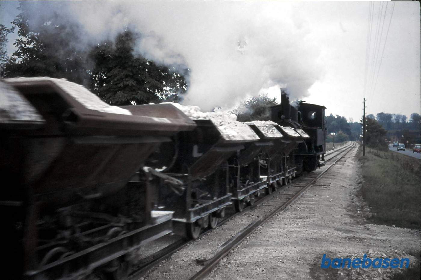 Smalspor. Faxe kalk. Kalktog på vej mod havnen