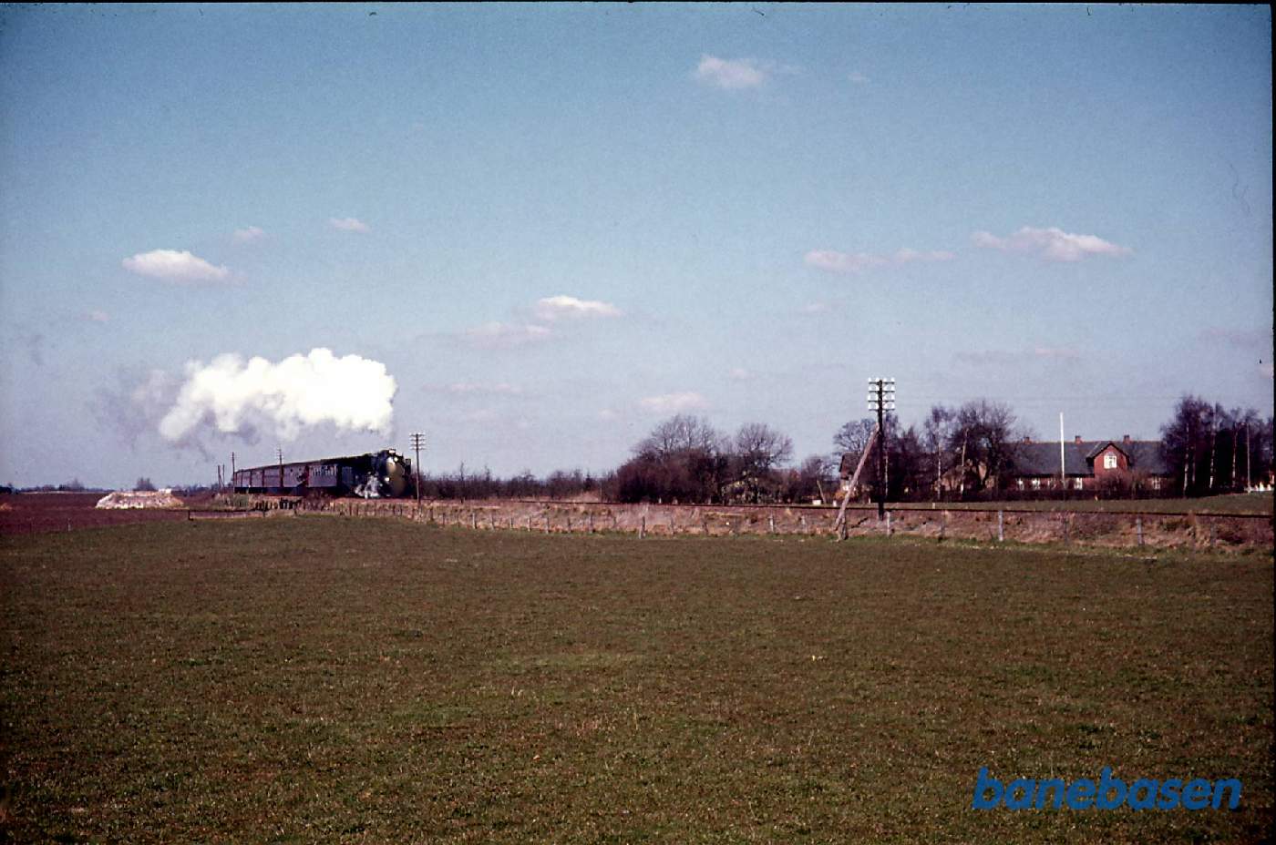 DSB. Indvielse af jernbanemuseet 17/4 1975. På vej mod Ringe R 946