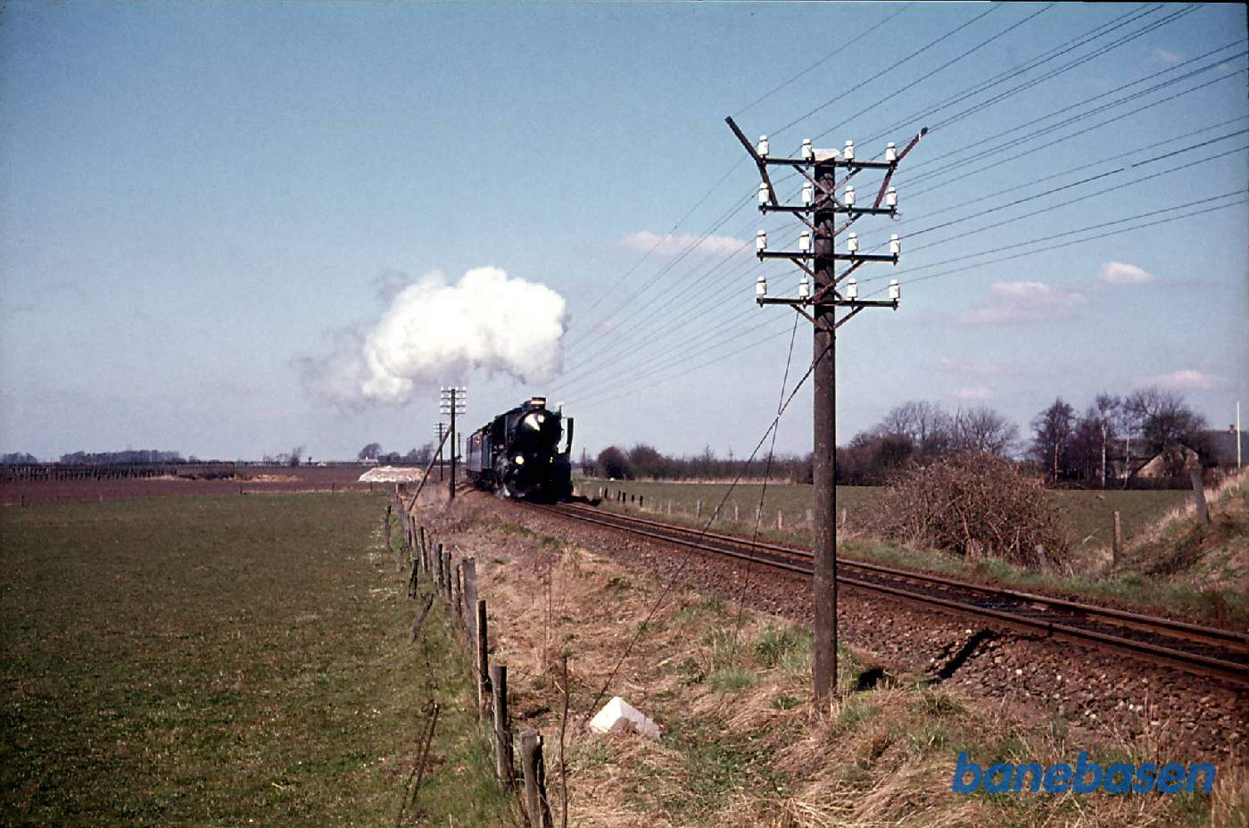 DSB. Indvielse af jernbanemuseet 17/4 1975. På vej mod Ringe R 946