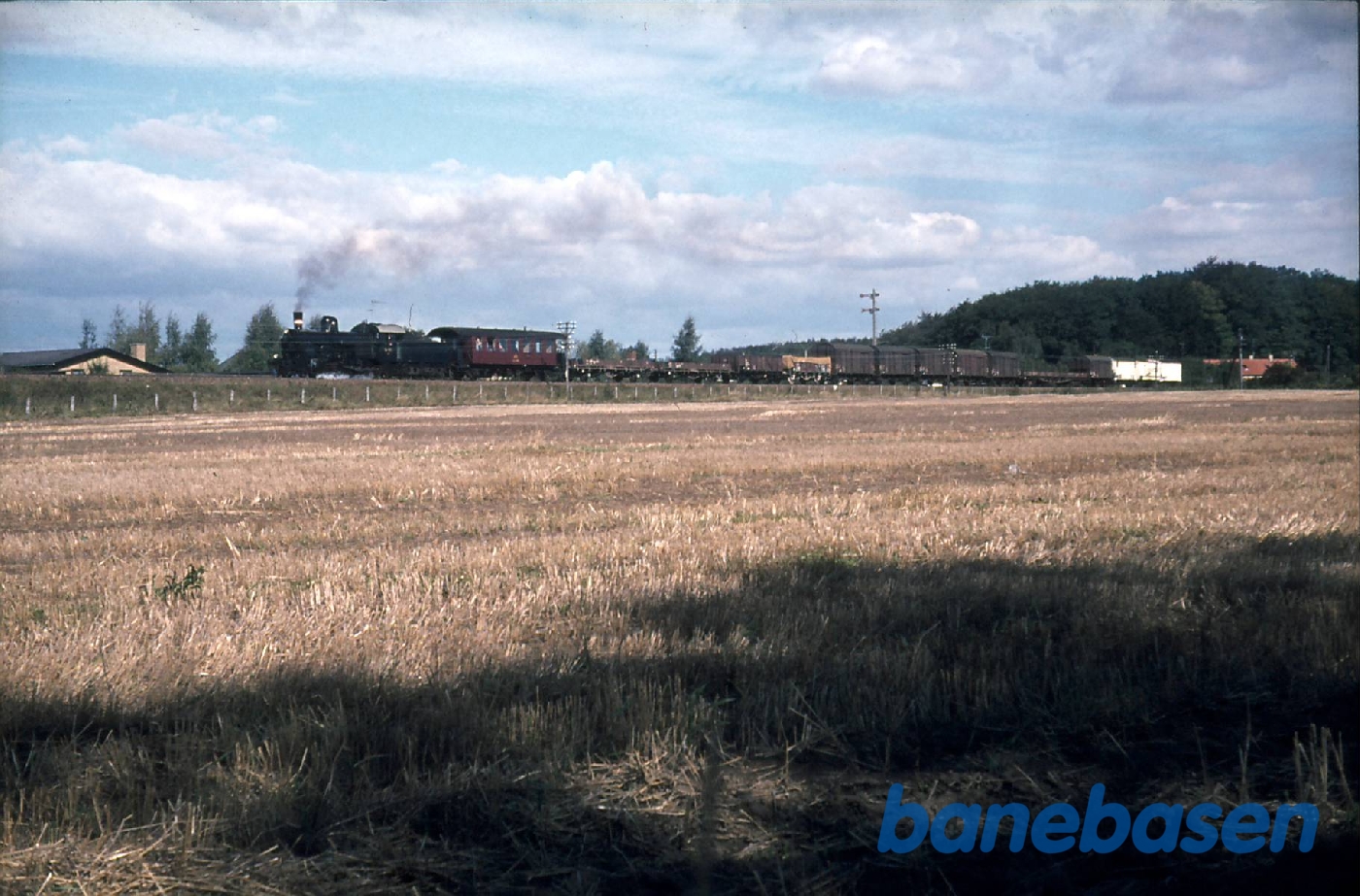 DSB D 826 under indkørsel til Tureby fra Roskilde DSB D 826 under indkørsel til Tureby fra Roskilde