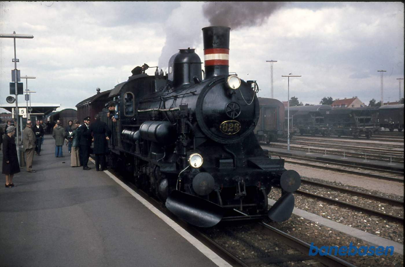 DSB D 826 på Næstved station