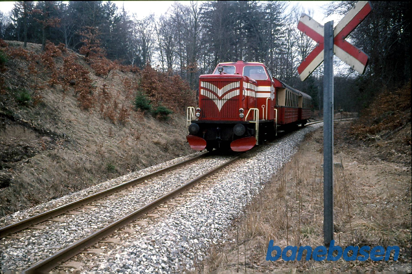 Tur med GDS L2 og C41 og C42 på Gribskovbanen. Mellem Mårum og Saltrup Tur med GDS L2 og C41 og C42 på Gribskovbanen. Mellem Mårum og Saltrup