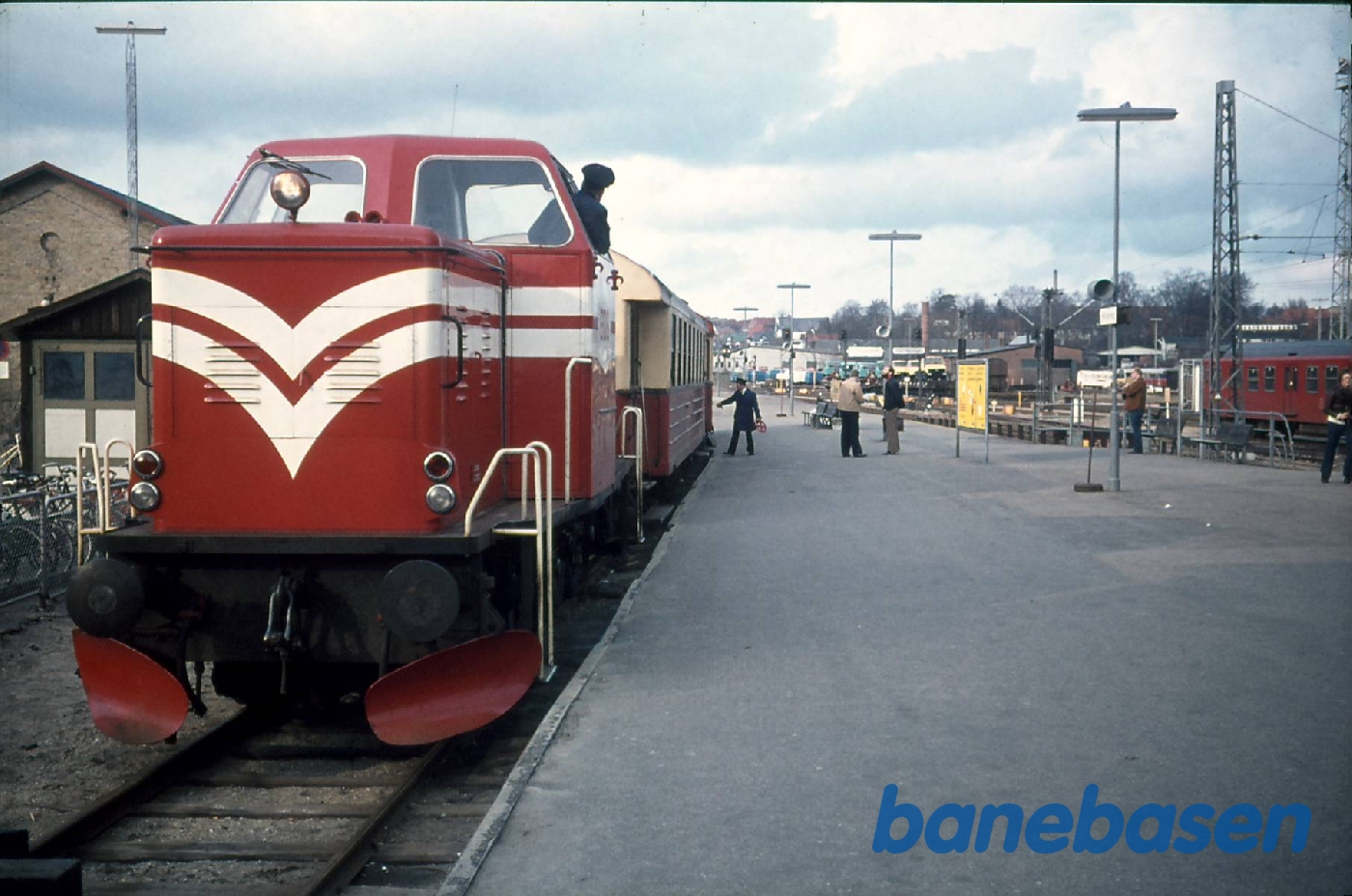 Tur med GDS L2 og C41 og C42 på Gribskovbanen. Ankomst Hillerød station Tur med GDS L2 og C41 og C42 på Gribskovbanen. Ankomst Hillerød station