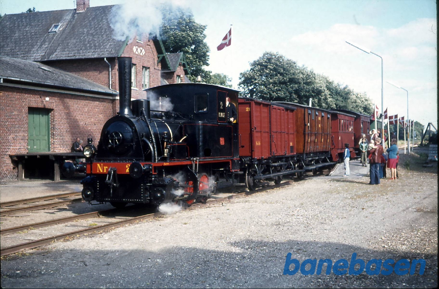 ØSJS 100 års jubilæum. ØSJS Køge med veterantog på Klippinge station ØSJS 100 års jubilæum. ØSJS Køge med veterantog på Klippinge station