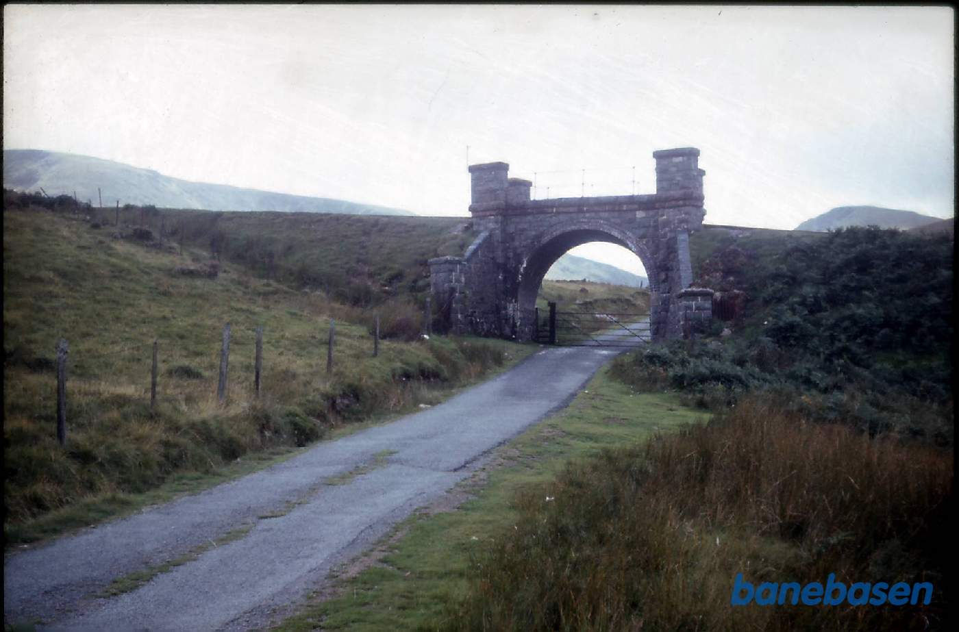 Smalsporsbaner i Wales. Jernbanebro