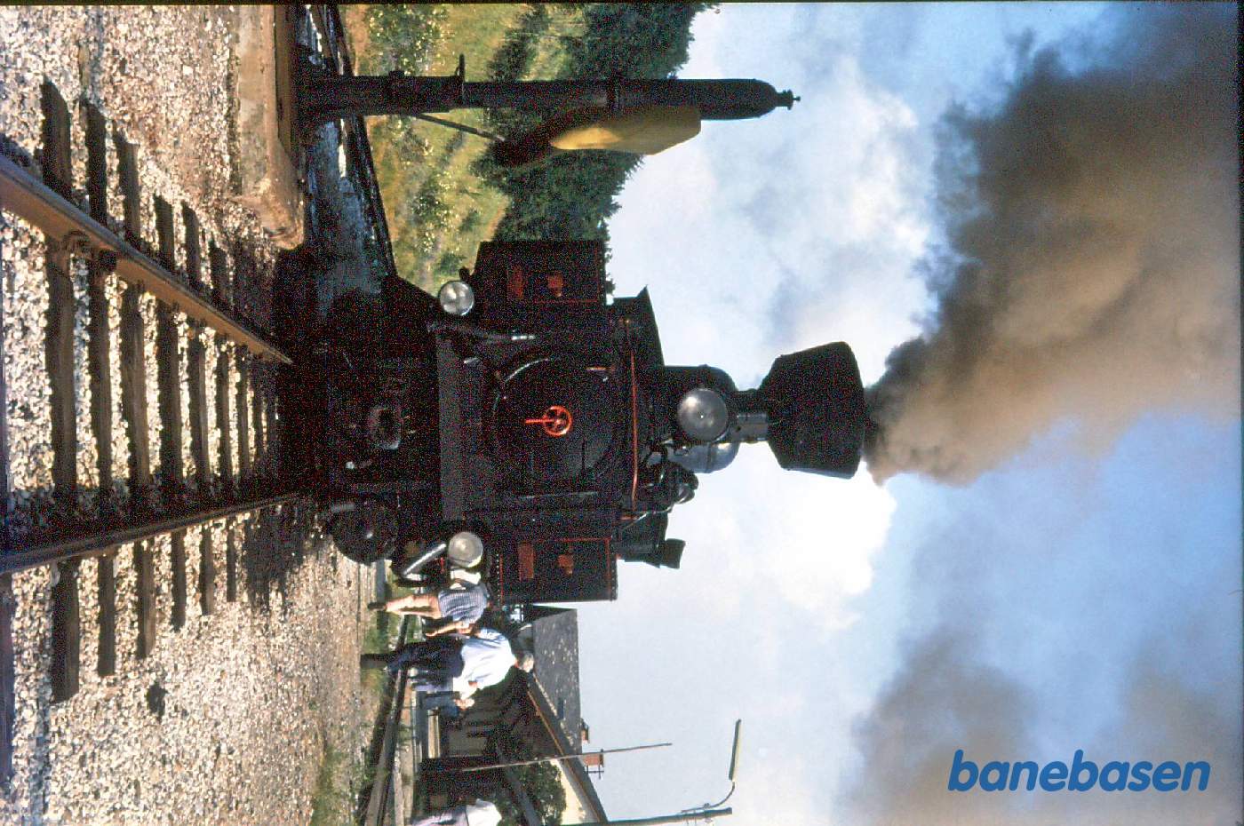 Østrig - Smalsporsbaner. Klar til afgang fra Anger station