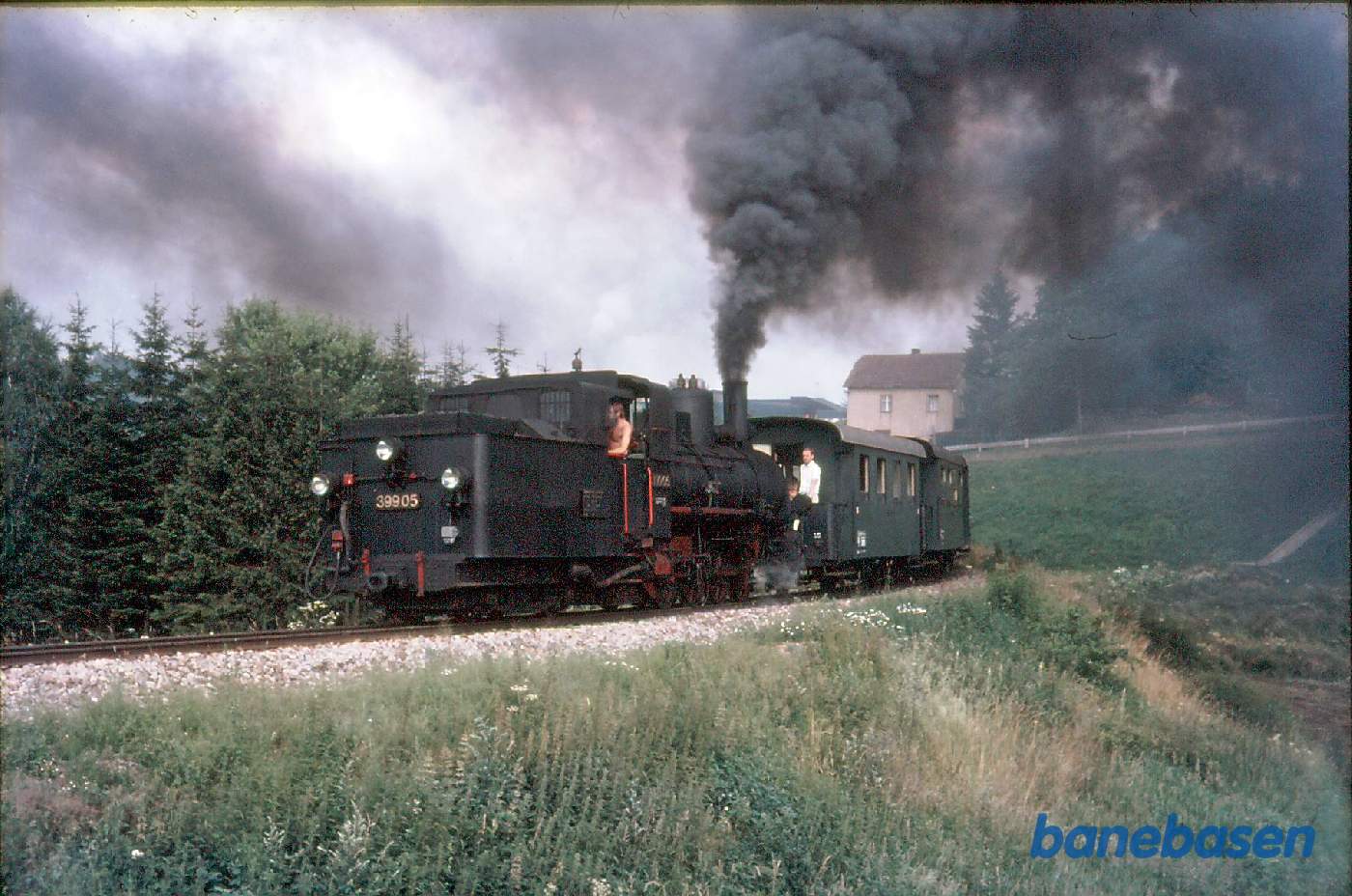 Østrig - Smalsporsbaner. Udkørsel fra Groß Gerung