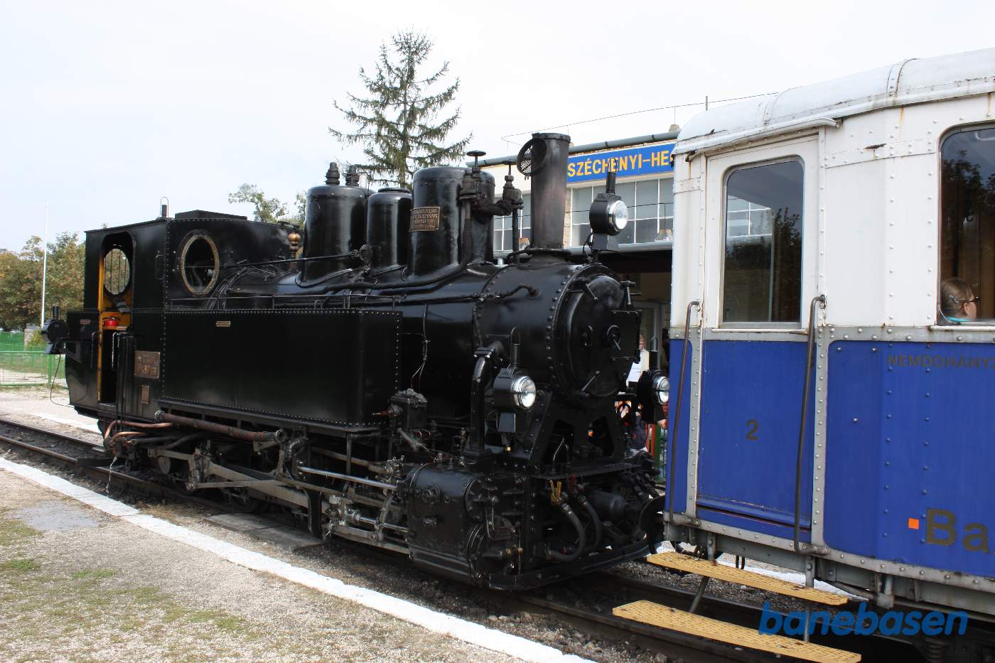Budapest. Børnebanen. Lokomotivet forspændt vores tog