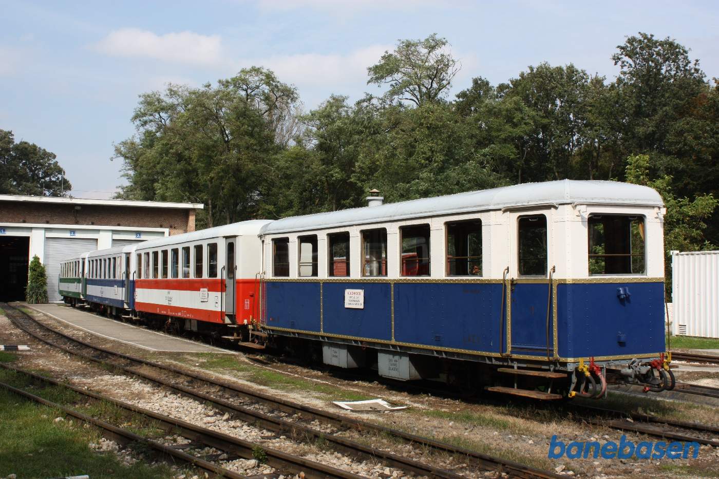 Budapest. Børnebanen. Hüvösvölgy. Fire personvogne