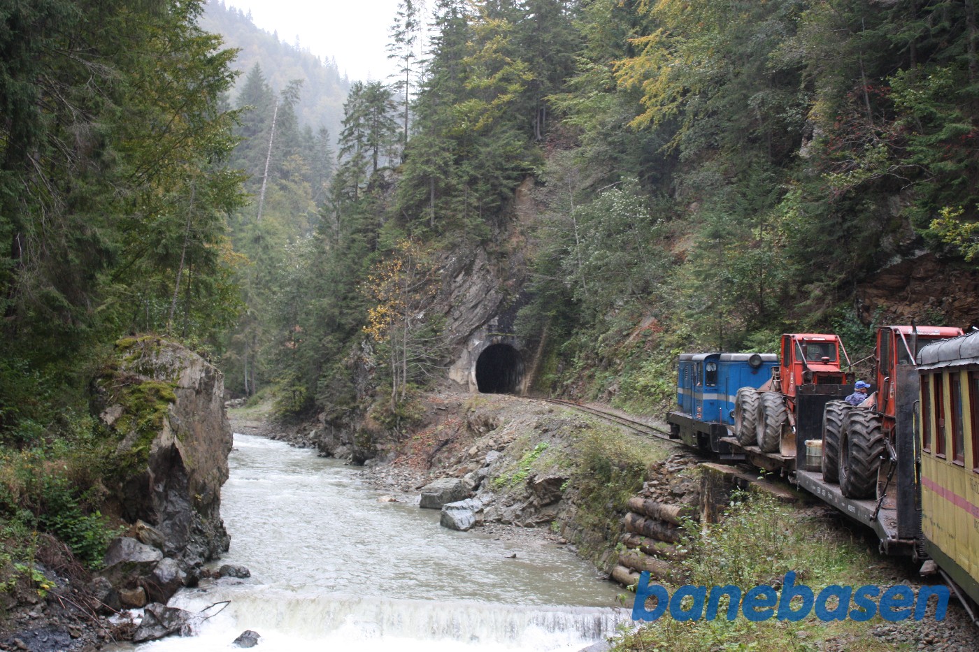 Vi nærmer os banens første tunnel Vi nærmer os banens første tunnel