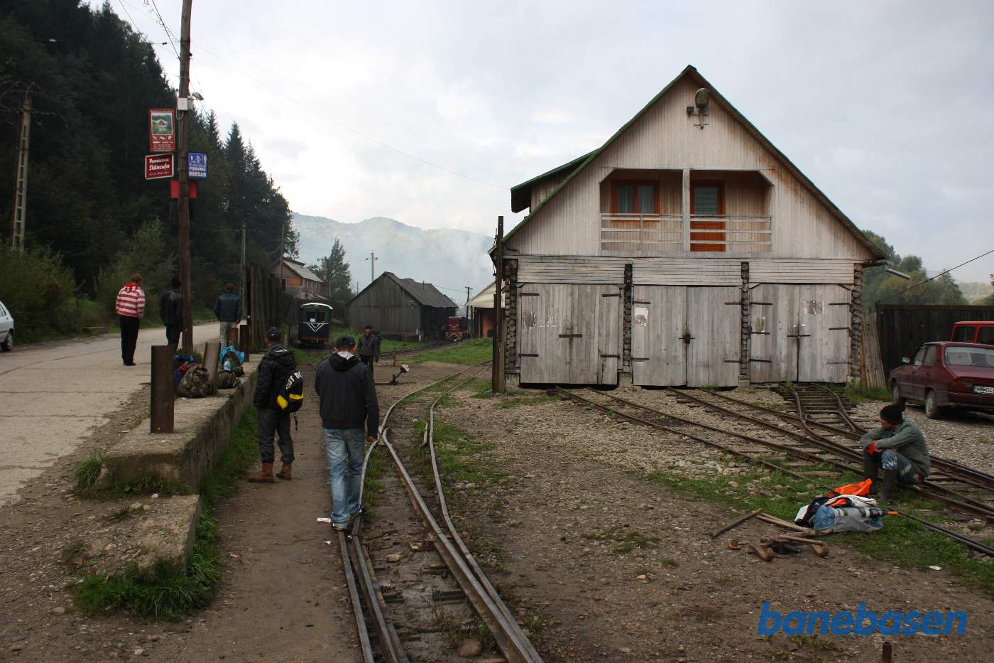 Indkørslen til savværket