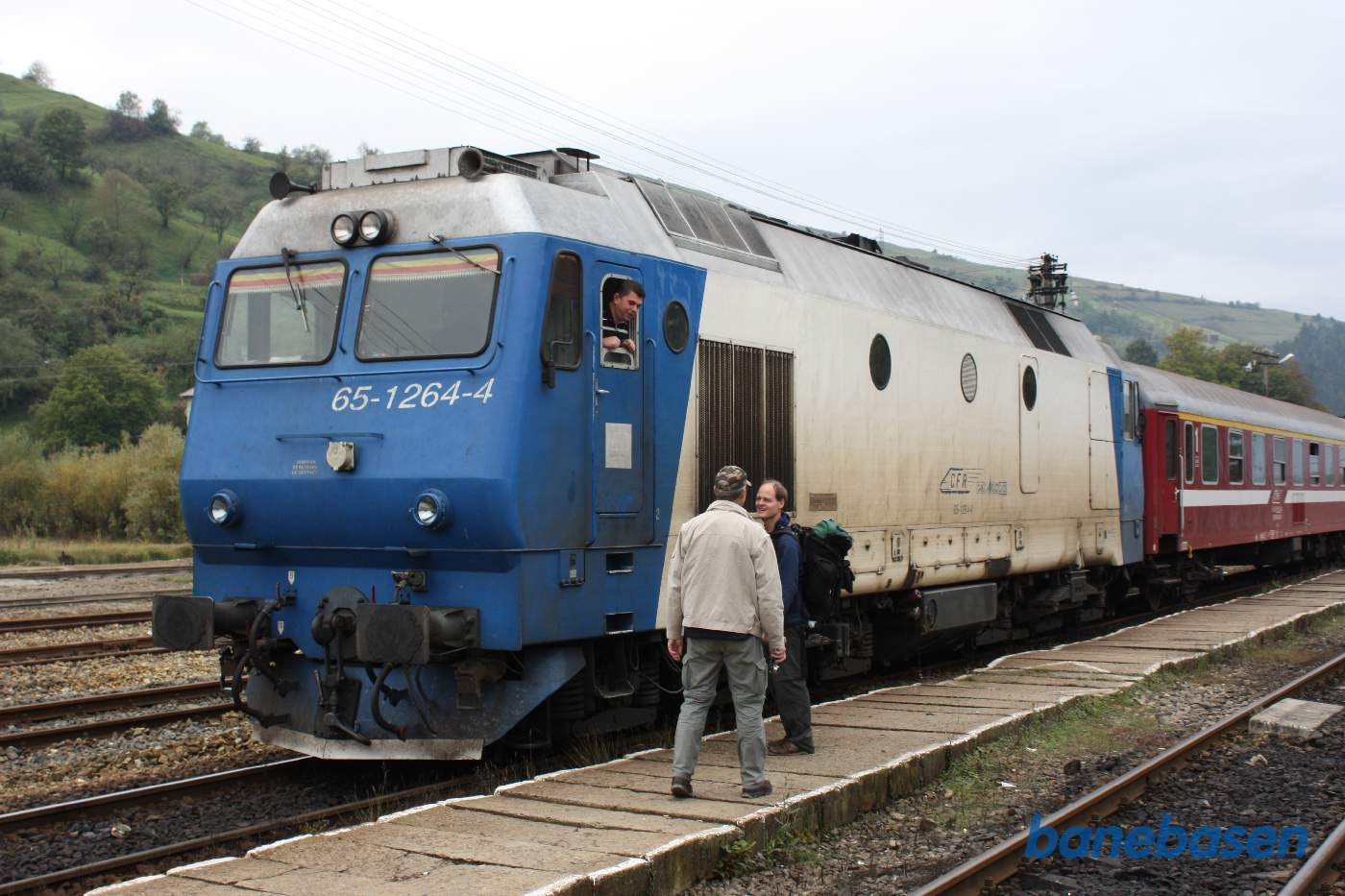 Dieselloko 65-1264-4 der trak vort tog til Salva