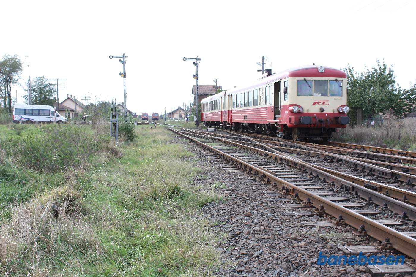 Sinicolaul Mare. Motortog under indkørsel modsat Arad