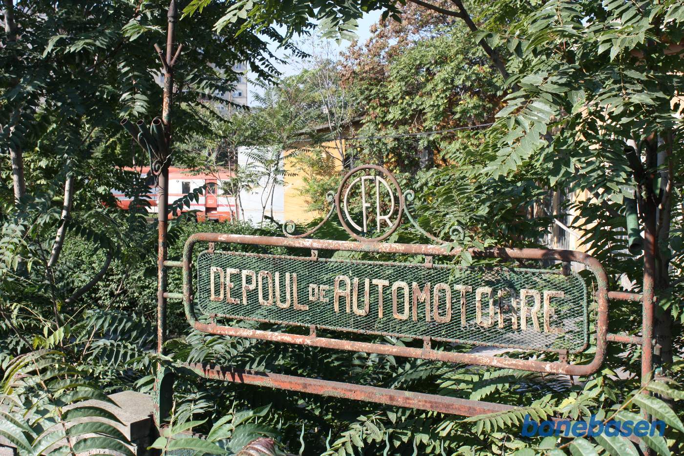 Arad. Skilt ved banens motordepot