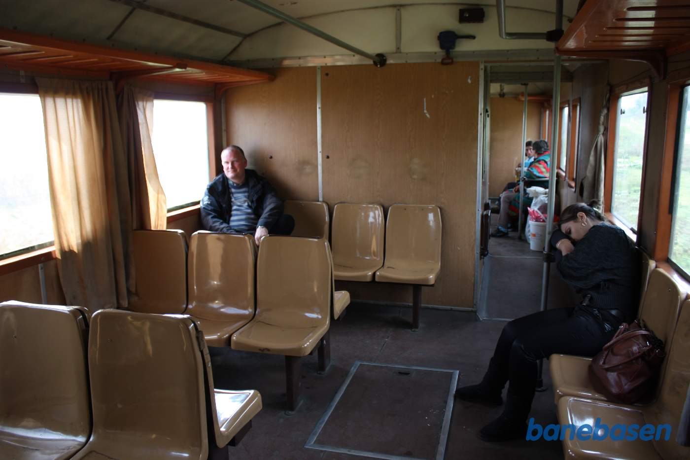 På vej fra Arad til Santana med gammel motorvogn. Indre