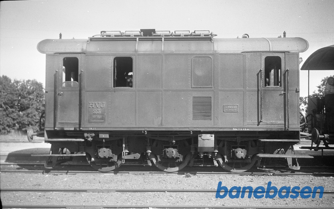 Diesellokomotiv OHJ 23 med persontog i Holbæk Diesellokomotiv OHJ 23 med persontog i Holbæk