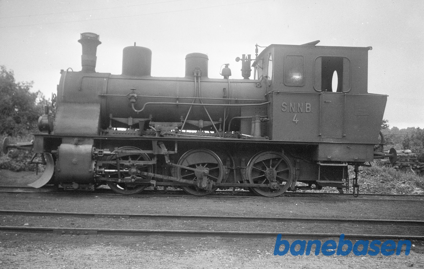 Damplokomotiv SNNB 4 ved maskindepotet i Stubbekøbing Damplokomotiv SNNB 4 ved maskindepotet i Stubbekøbing