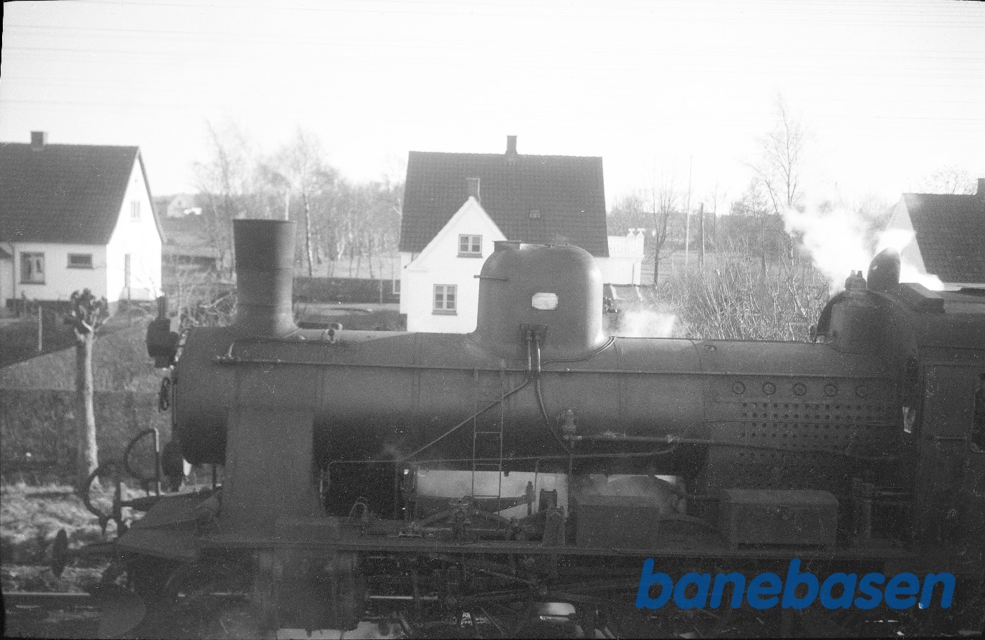 Damplokomotiv D 818. kedel i venstre side. Damplokomotiv D 818. kedel i venstre side.