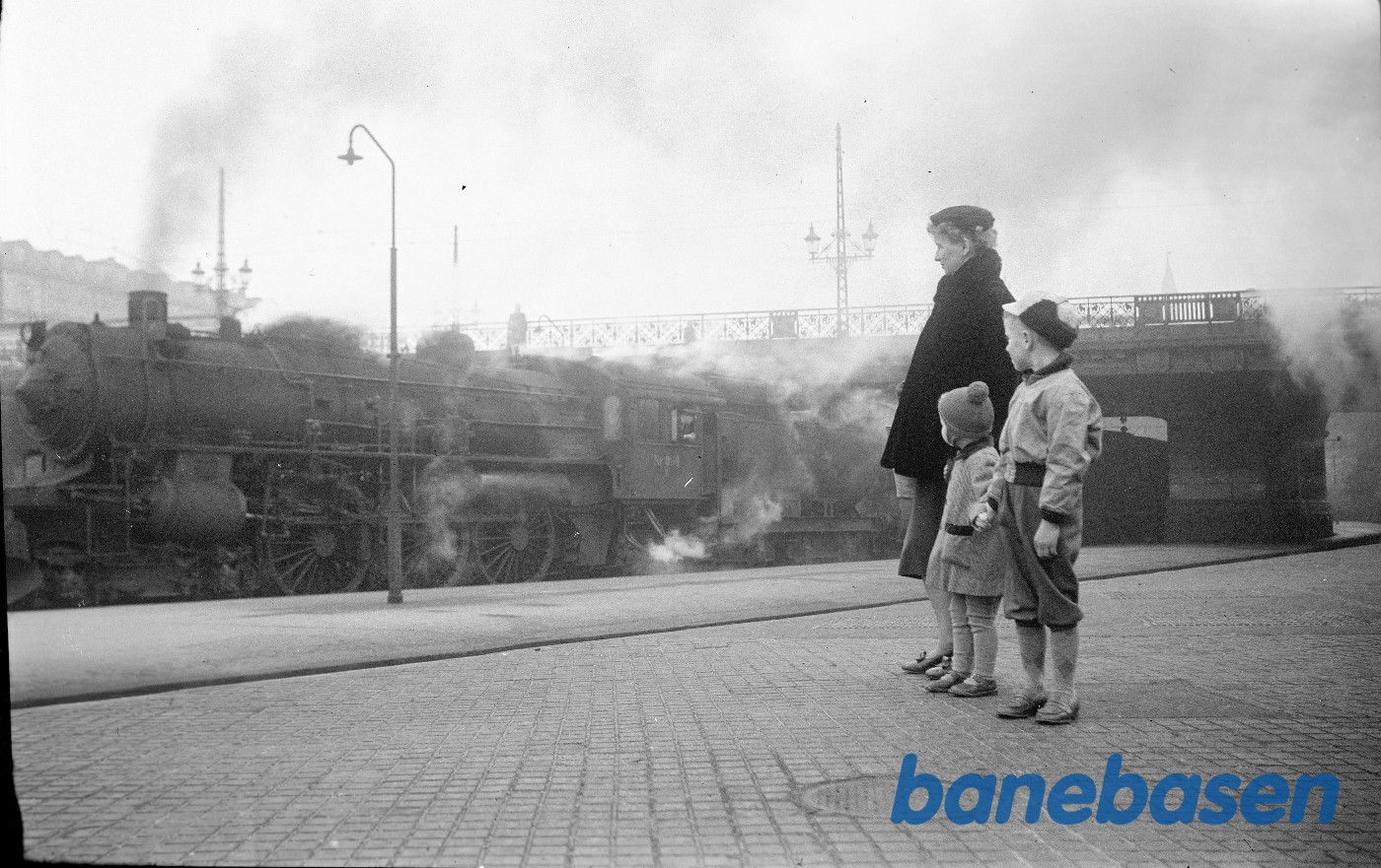 Damplokomotiv litra E nr. 984 på København H. Damplokomotiv litra E nr. 984 på København H.