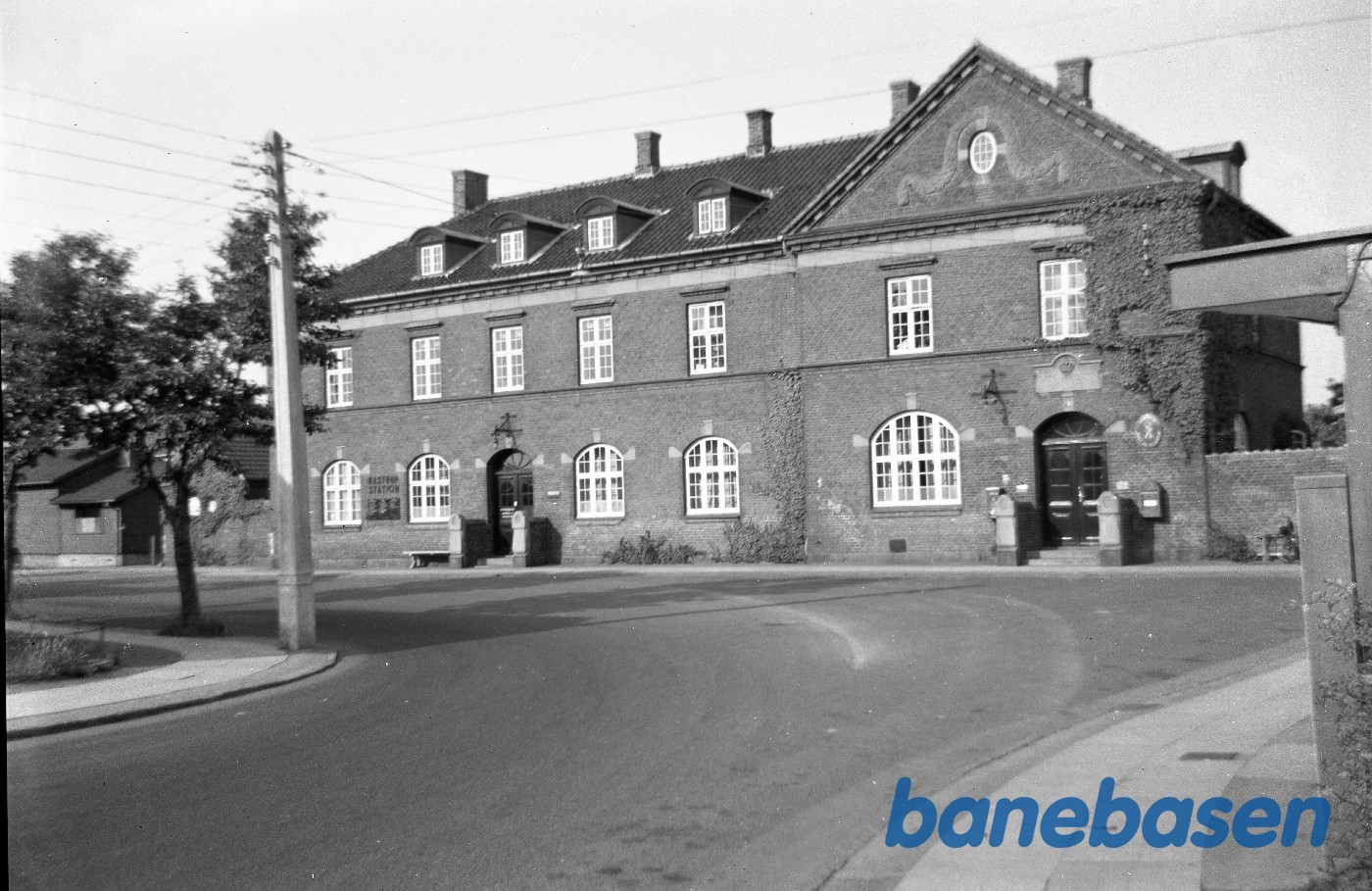 Kastrup station, gadeside Kastrup station, gadeside