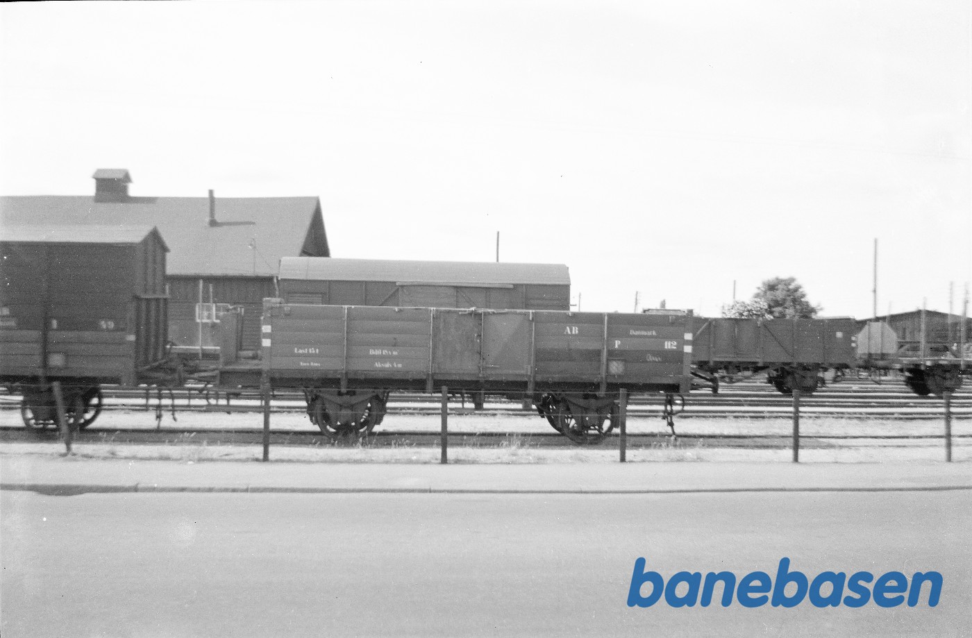 Åben godsvogn P 112 på Amagerbro station Åben godsvogn P 112 på Amagerbro station