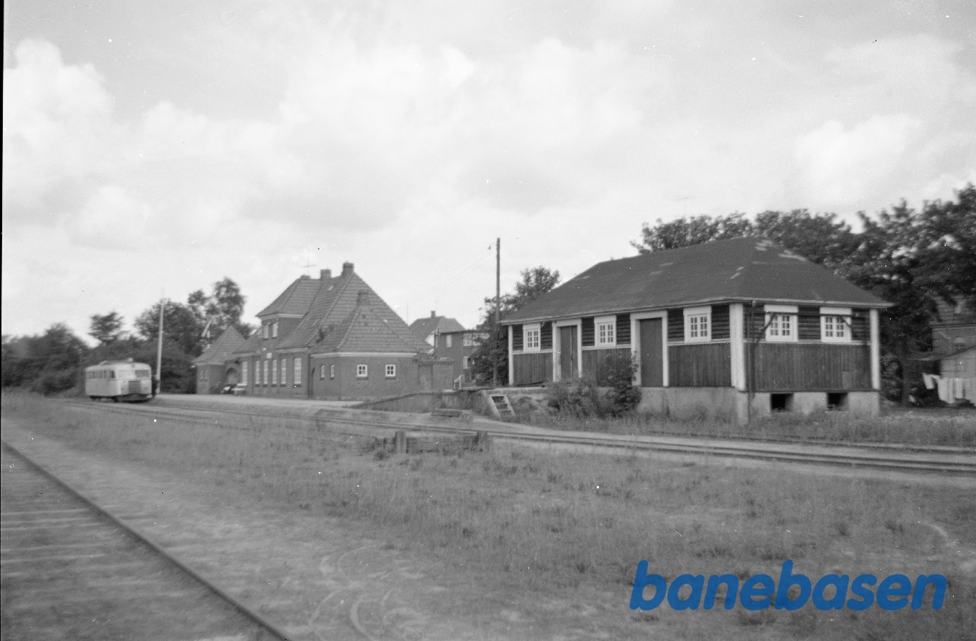 Skinnebus på Mern station Skinnebus på Mern station