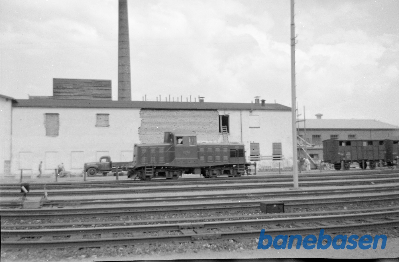 Diesellokomotiv ØSJS M9 på Køge station Diesellokomotiv ØSJS M9 på Køge station