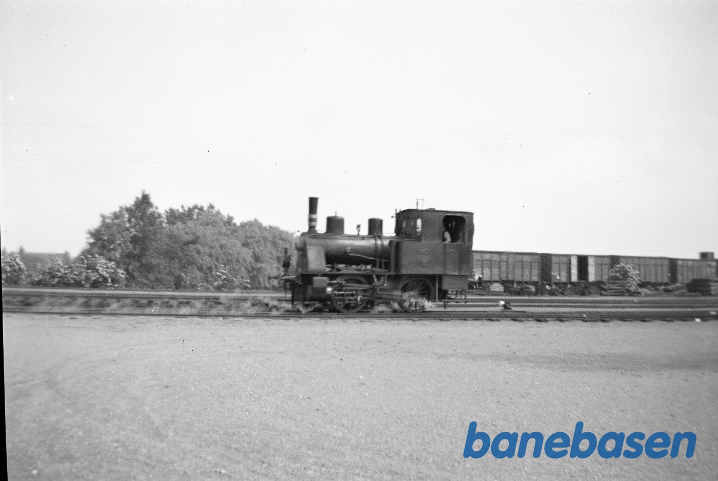 LJ Damplokomotiv rangerer på Maribo Station LJ Damplokomotiv rangerer på Maribo Station