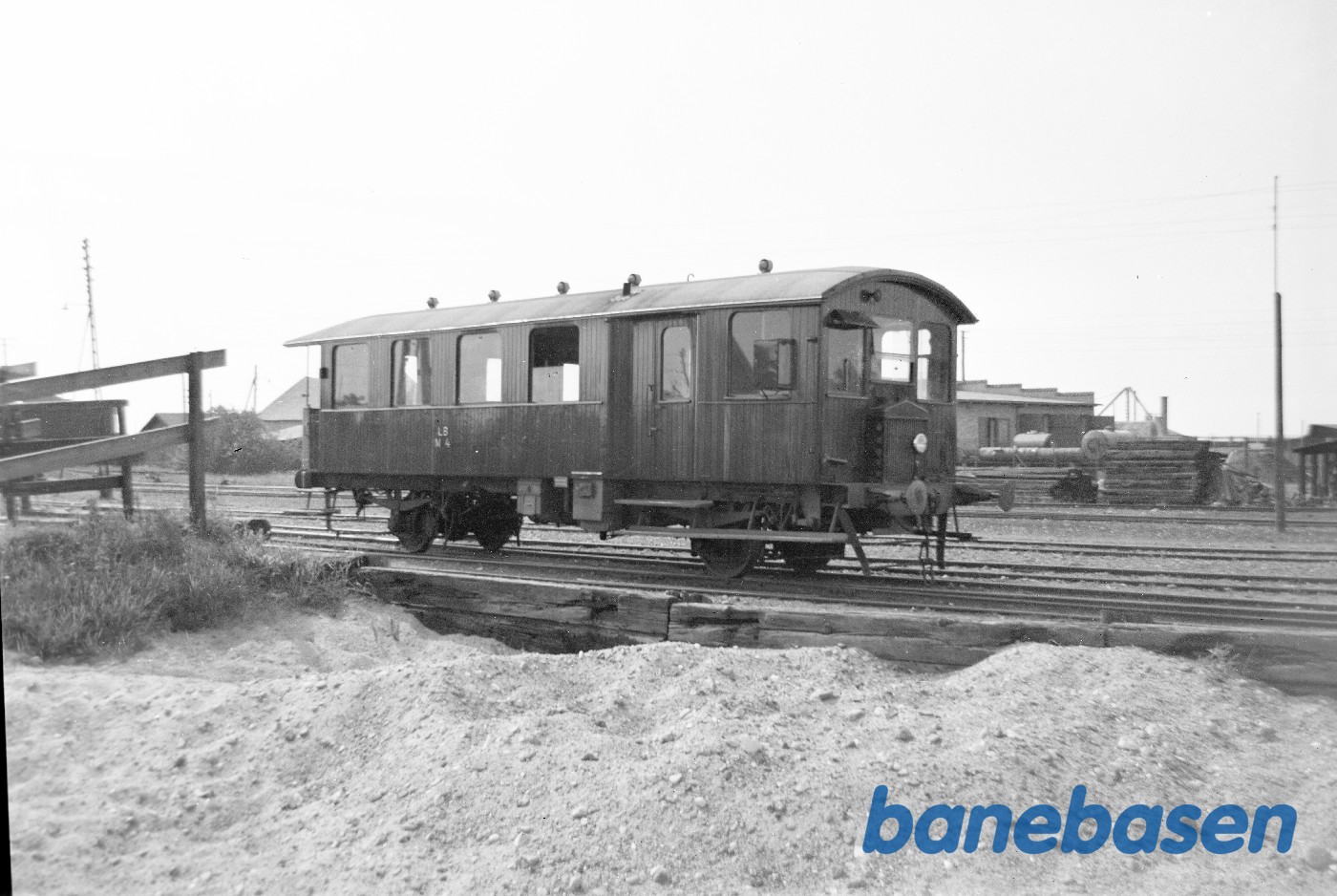 Motorvogn LB M 4 på Rudkøbing station Motorvogn LB M 4 på Rudkøbing station