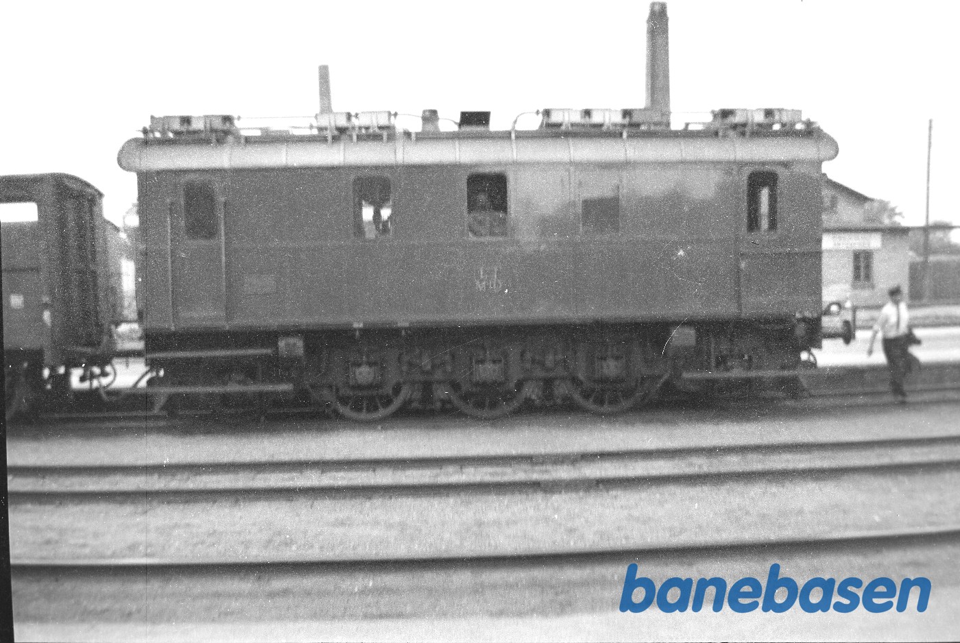 Diesellokomotiv LJ M 10 med godstog på Maribo station Diesellokomotiv LJ M 10 med godstog på Maribo station