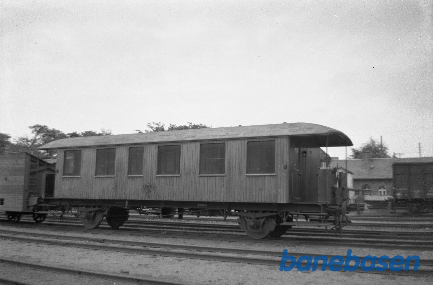 Personvogn RØHJ C 4 på Ringkøbing station Personvogn RØHJ C 4 på Ringkøbing station