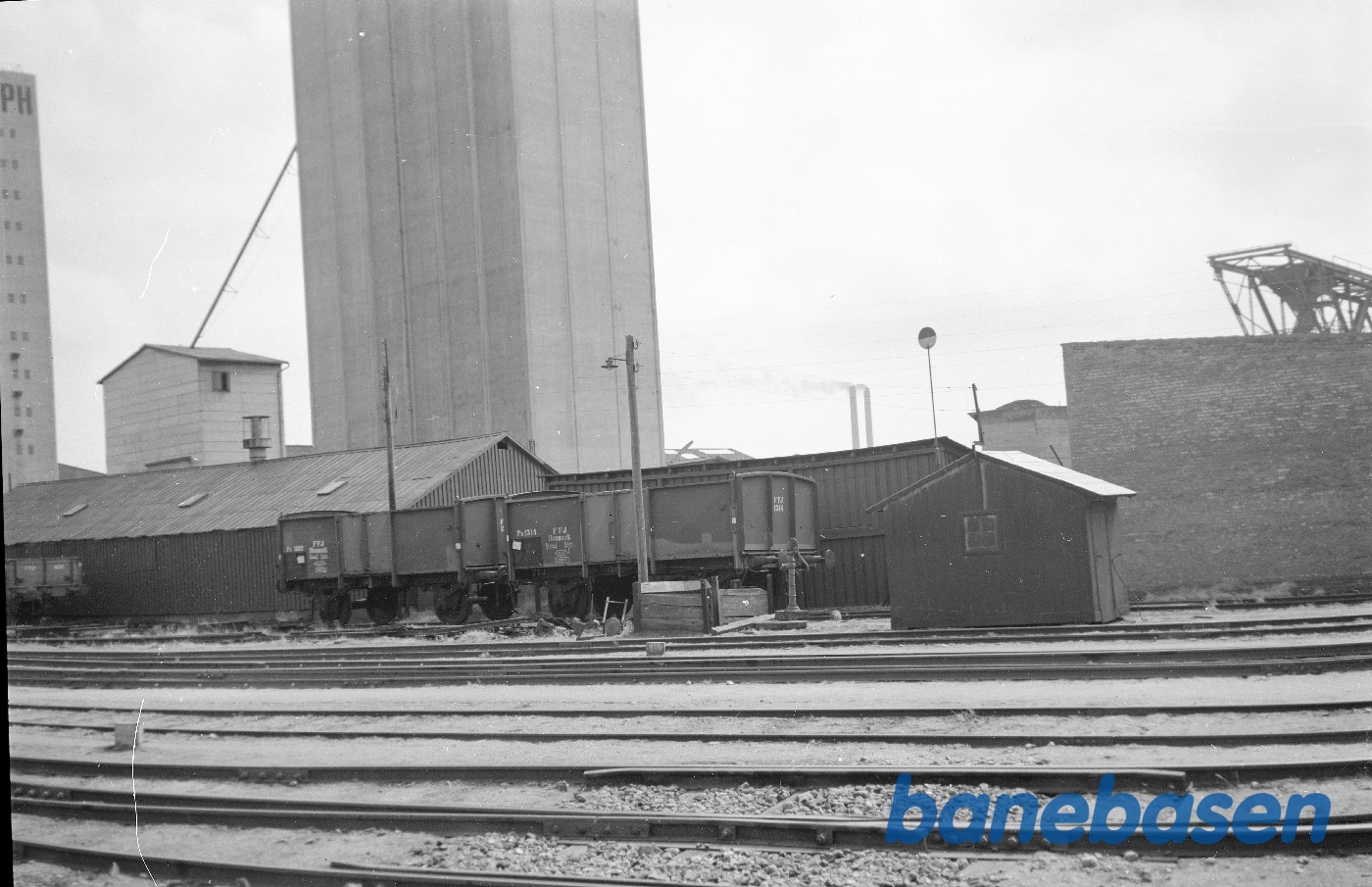 Åbne godsvogne FFJ PU 1314 + PU 1312 På Nørresundby Havn Åbne godsvogne FFJ PU 1314 + PU 1312 På Nørresundby Havn