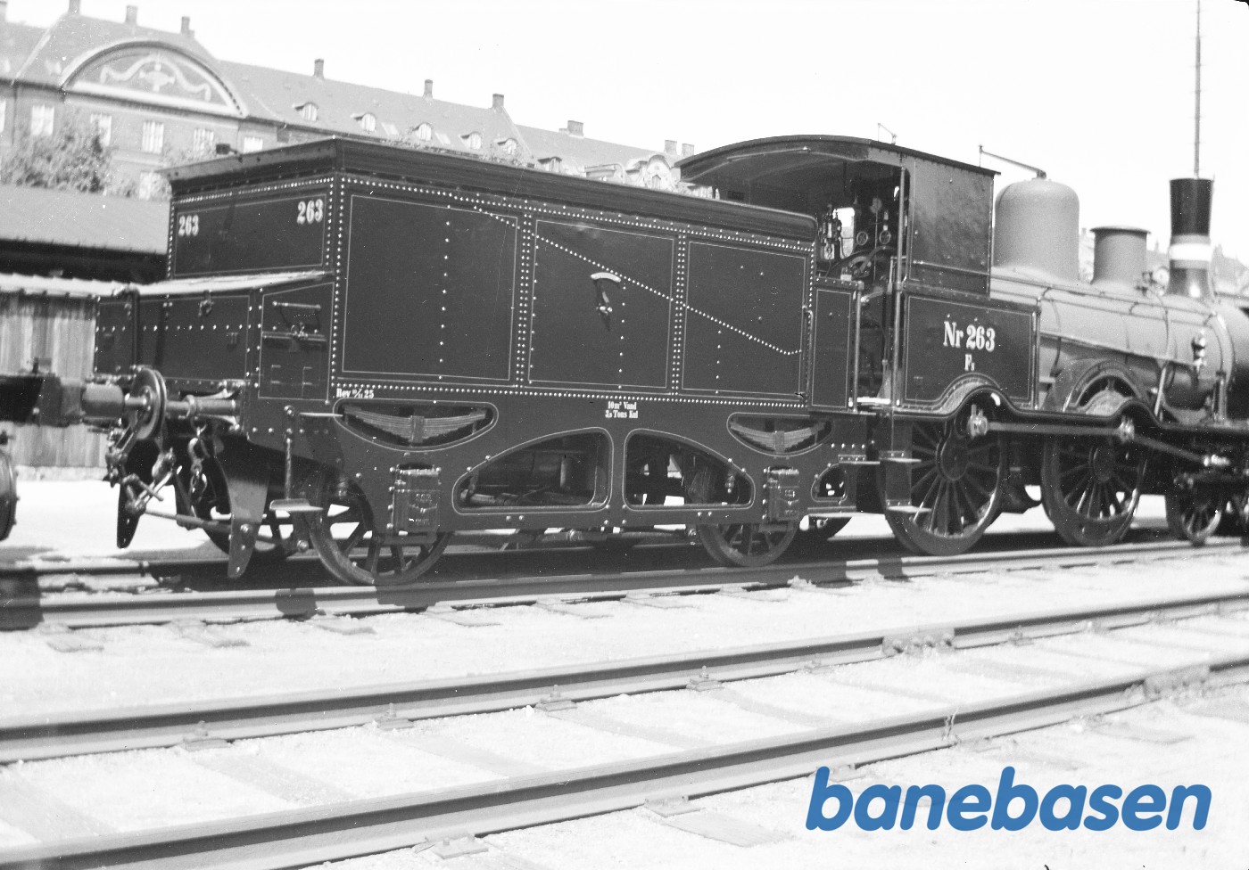 Damplokomotiv FS 263 udstillet på Østerport station Damplokomotiv FS 263 udstillet på Østerport station