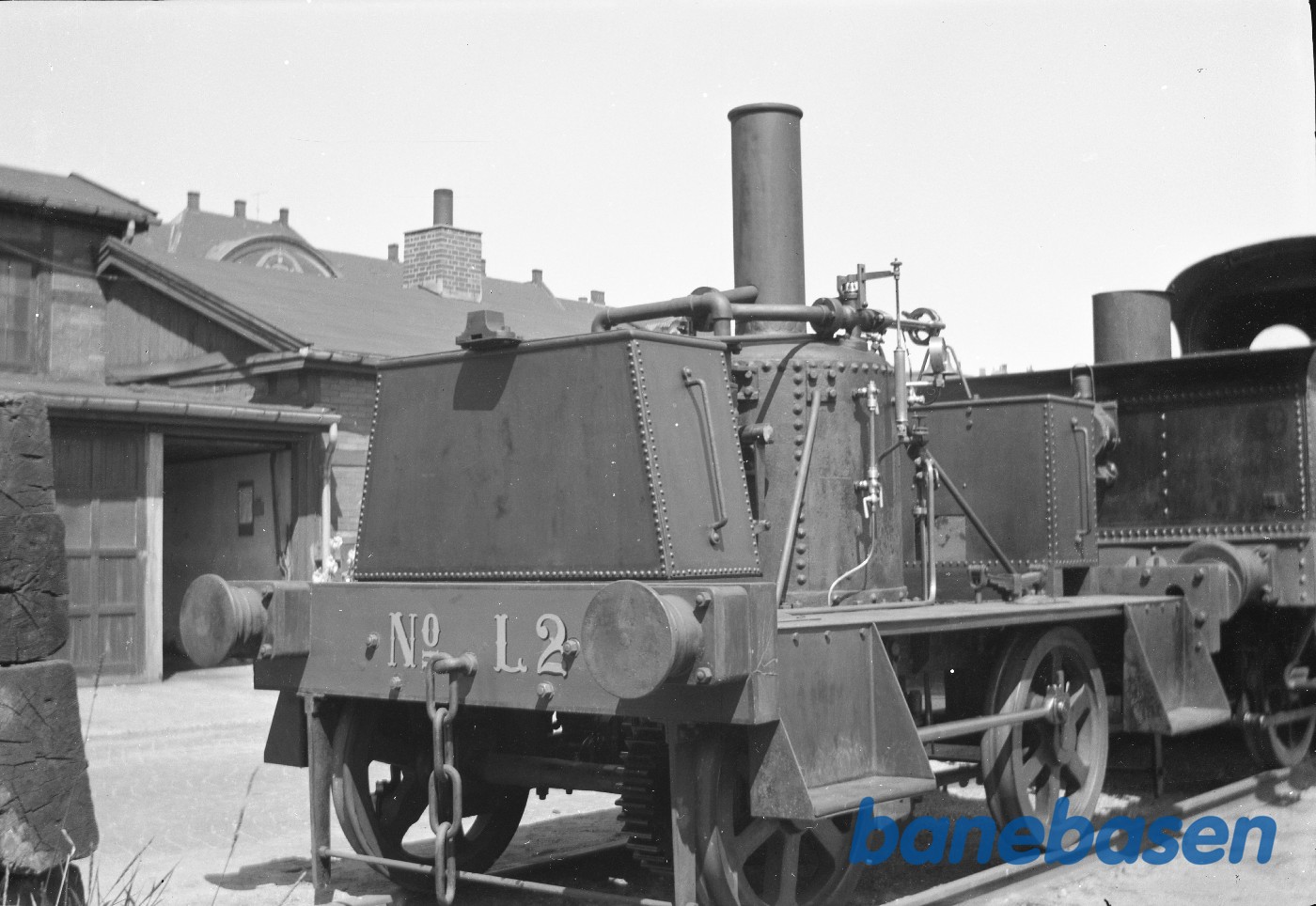 Damplokomotiv L2 udstillet på Østerport station Damplokomotiv L2 udstillet på Østerport station