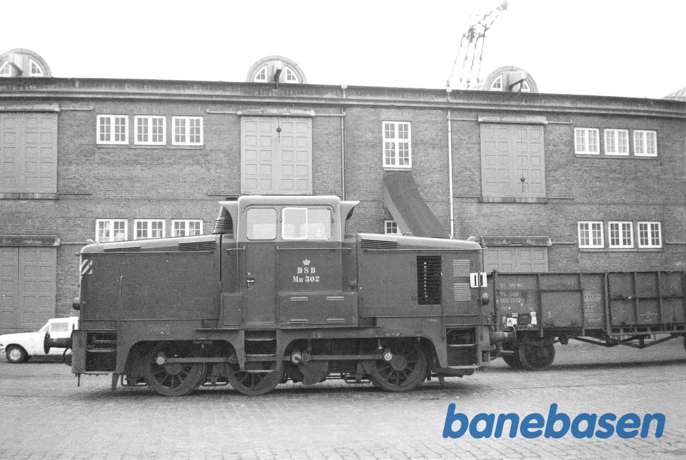 Diesellokomotiv DSB MH 302 i Aarhus Diesellokomotiv DSB MH 302 i Aarhus