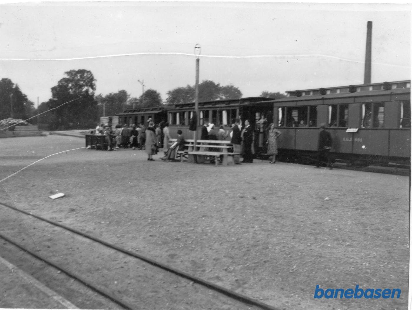 Et tog mod Aakirkeby er netop ankommet