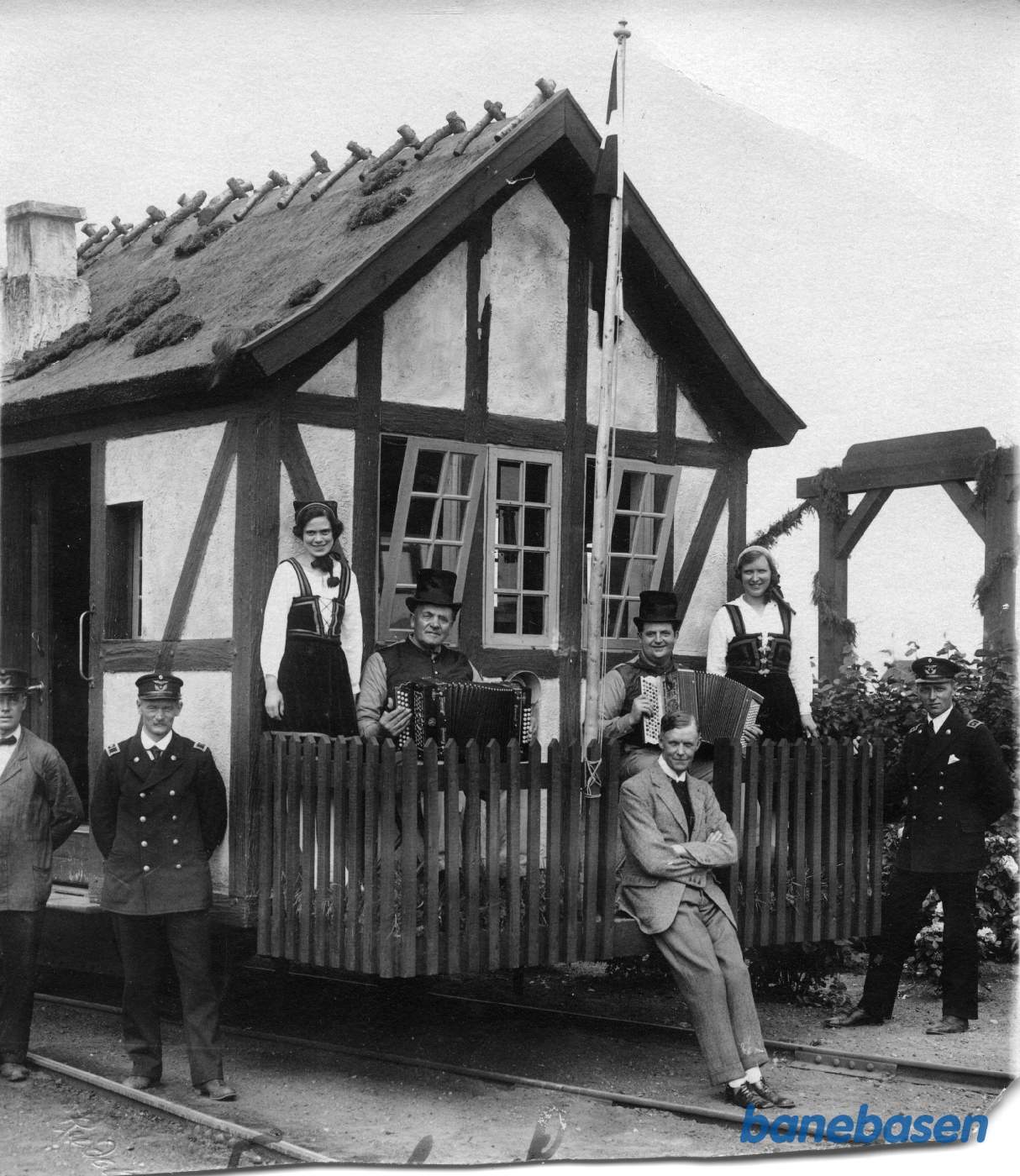 Dampvognen "Bananen" kørte somrene 1925 og 26 som "det rullende hus" Grønnehave - Hellebæk