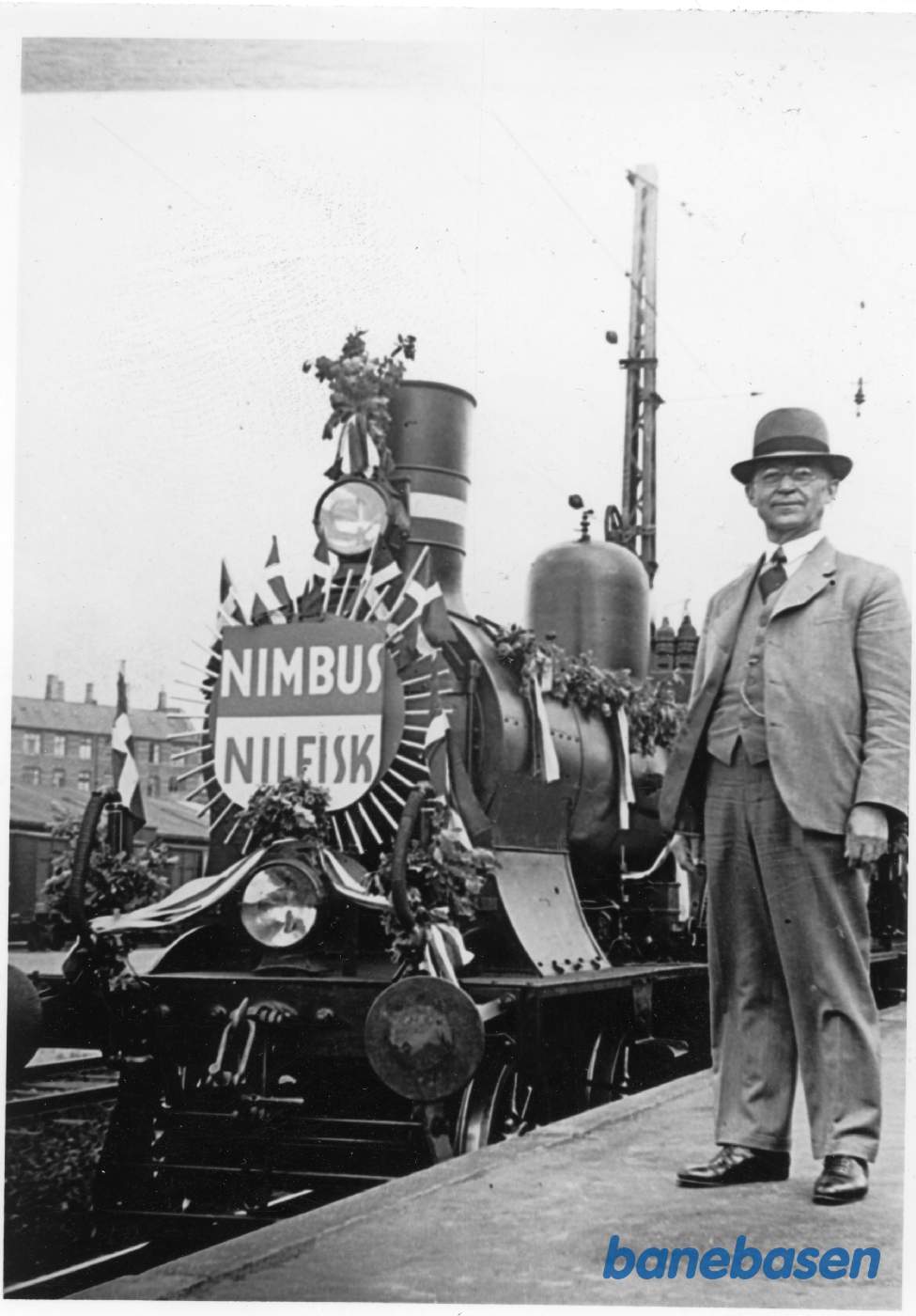 Dir. Fisker foran særtog i fb. med Nilfisk og Nimbus